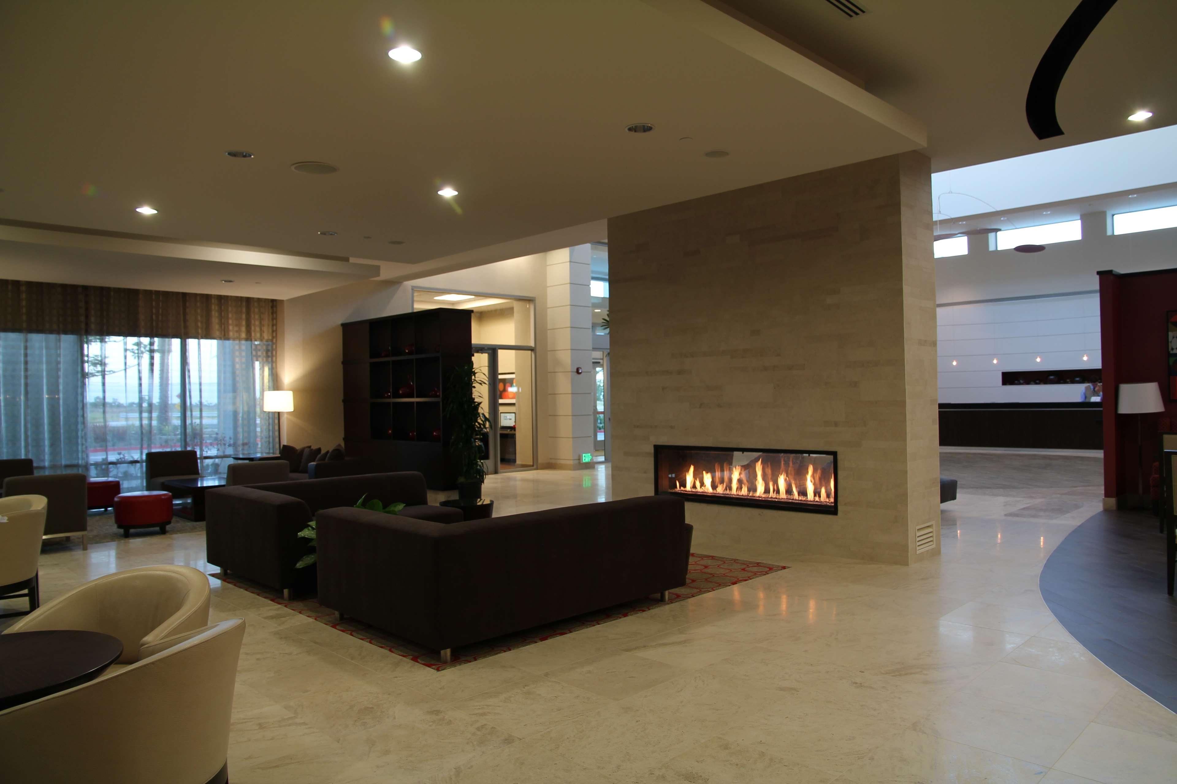 Embassy Suites Ontario - Airport Interior photo